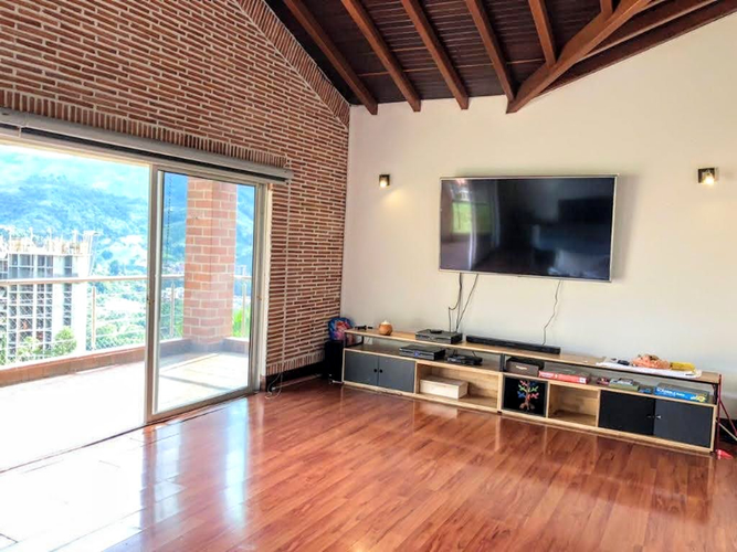Casa de 4 alcobas en venta en Las Lomitas, Sabaneta, 800 m² · foto 15 de 16