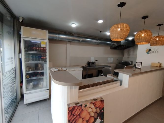 Local en arriendo en El Poblado, Medellín, 44 m² · foto 11 de 15