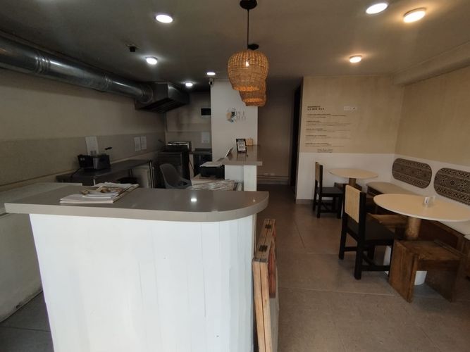 Local en arriendo en El Poblado, Medellín, 44 m² · foto 14 de 15