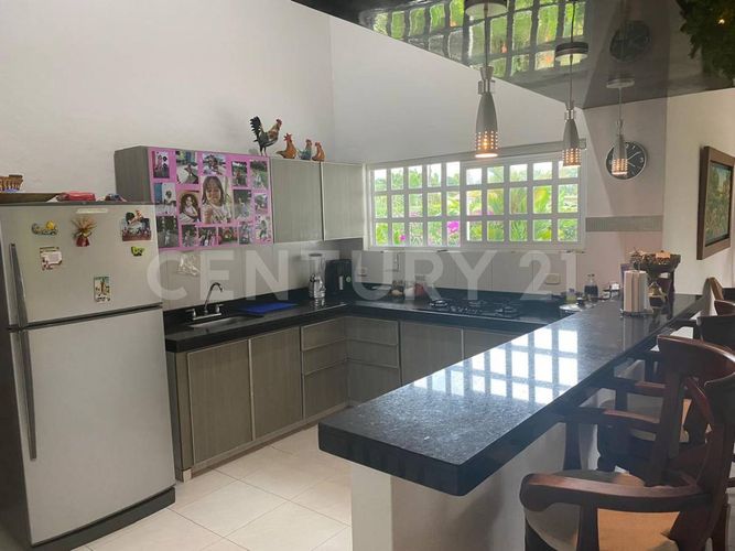 Casa de 3 alcobas en venta en Aeropuerto Vanguardia, Villavicencio, 400 m² · foto 3 de 12