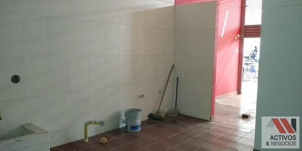 Local en venta en Loma Del Escobero, Envigado, 38 m² · foto 9 de 12