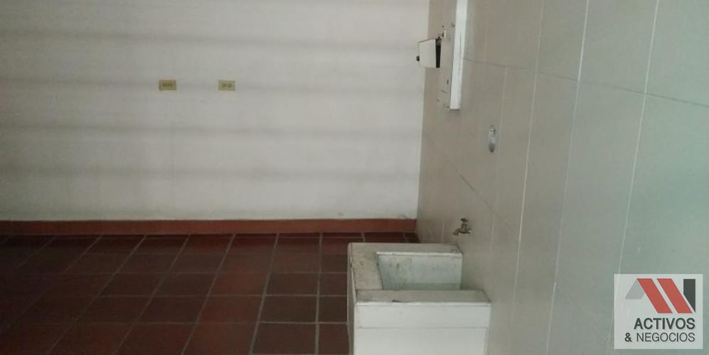 Local en venta en Loma Del Escobero, Envigado, 38 m² · foto 12 de 12
