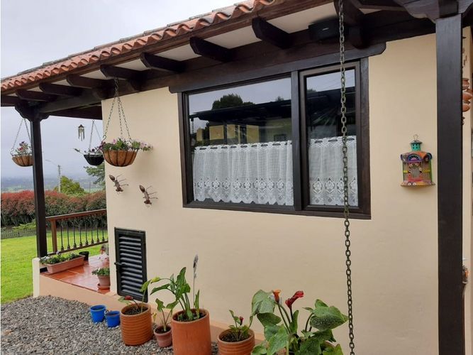 Casa de 4 alcobas en venta en Aposentos, Sopó, 230 m² · foto 4 de 19