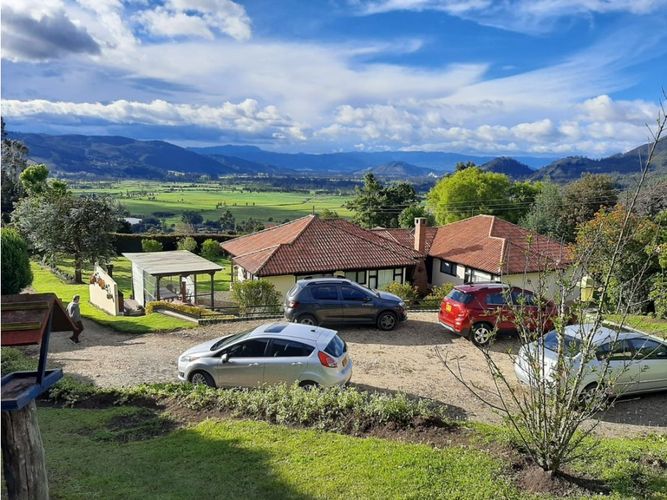 Casa de 4 alcobas en venta en Aposentos, Sopó, 230 m² · foto 8 de 19