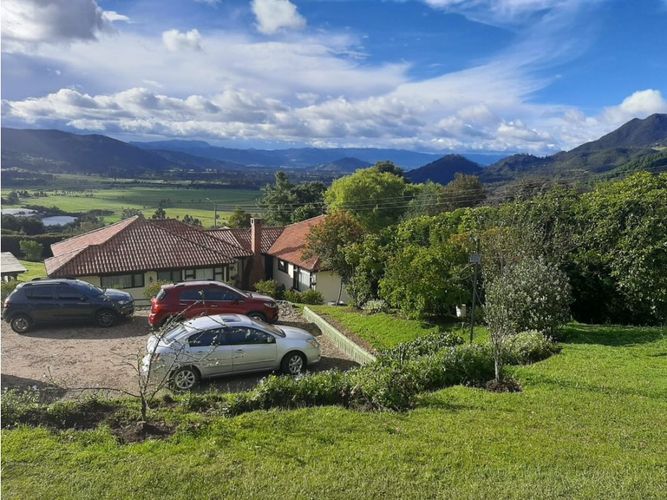 Casa de 4 alcobas en venta en Aposentos, Sopó, 230 m² · foto 9 de 19