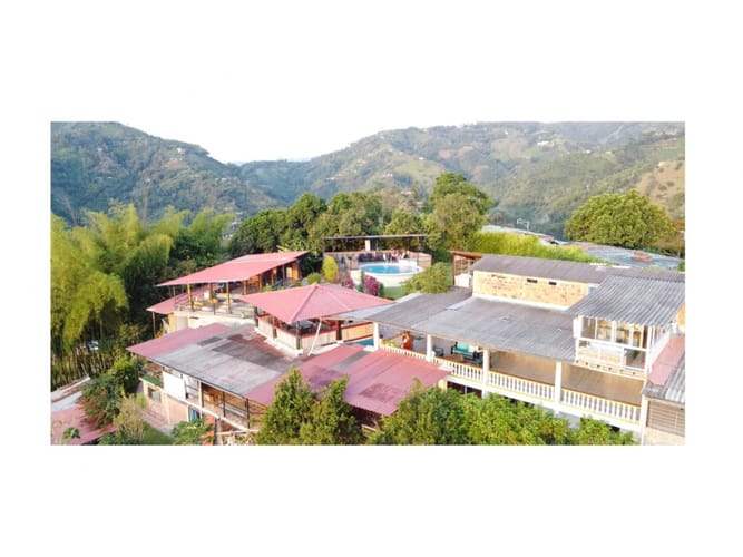 Finca en venta en La Cabaña Tres Puertas, Manizales, 800 m² · foto 4 de 19