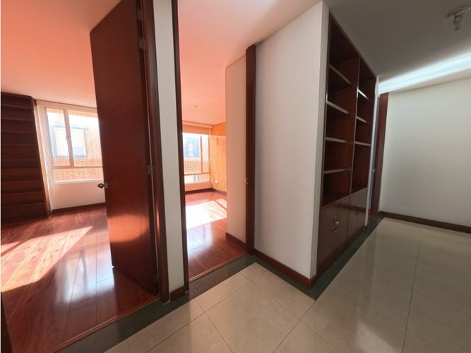 Apartaestudio en venta en Santa Barbara, Bogotá, 124 m² · foto 18 de 24