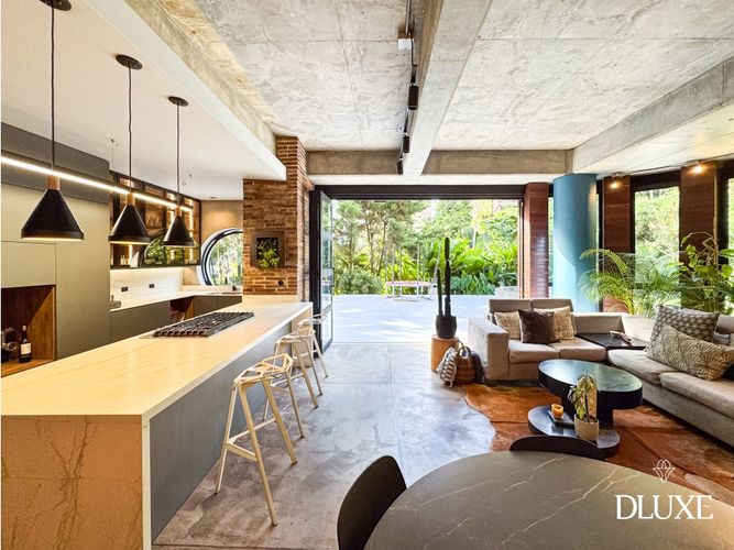 Apartamento de 3 alcobas en arriendo en Los Naranjos, Medellín, 200 m² · foto 2 de 22