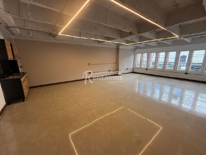 Local en arriendo en Perpetuo Socorro, Medellín, 62 m² · foto 2 de 21
