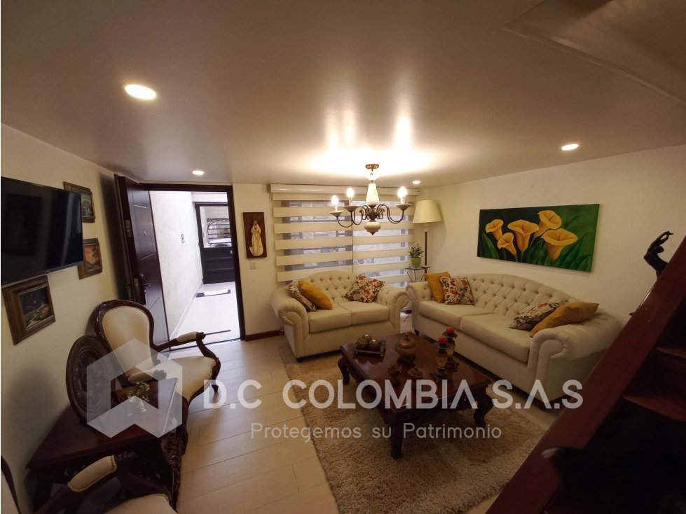 Casa en venta en Villa Alsacia 2, Bogotá · foto 2 de 24