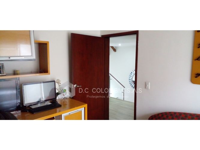Casa de 3 alcobas en venta en Canodromo, Bogotá, 221 m² · foto 10 de 24