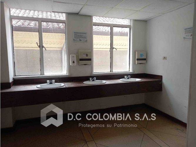 Local en venta en La Candelaria, Medellín, 726 m² · foto 5 de 21