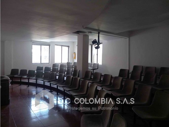 Local en venta en La Candelaria, Medellín, 726 m² · foto 11 de 21