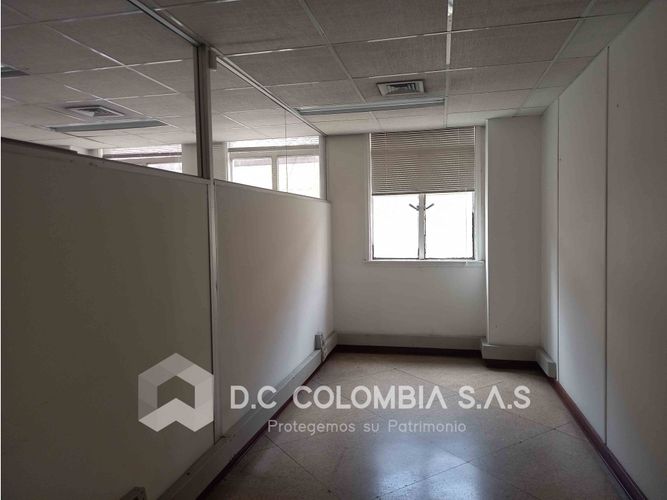Local en venta en La Candelaria, Medellín, 726 m² · foto 15 de 21