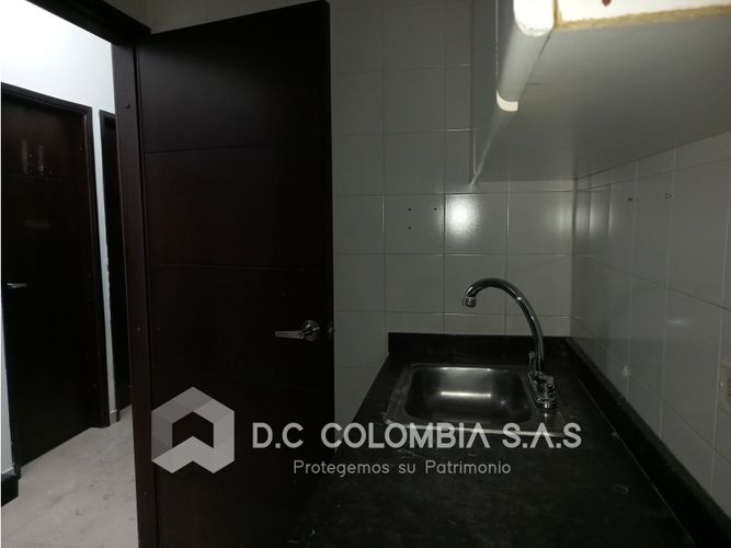 Local en venta en La Florida, Medellín, 163 m² · foto 13 de 19