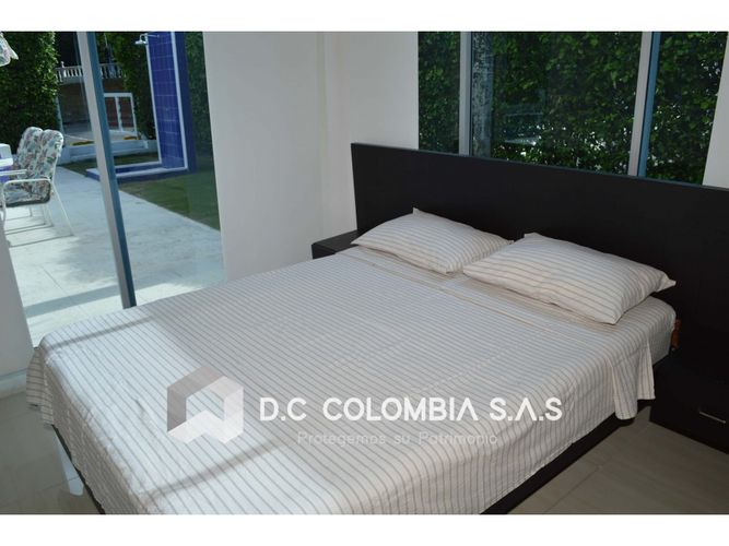 Casa de 5 alcobas en venta en Cn. Tierra Linda, Girardot, 321 m² · foto 4 de 13