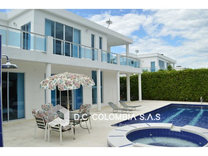 Casa de 5 alcobas en venta en Cn. Tierra Linda, Girardot, 321 m² · foto 6 de 13