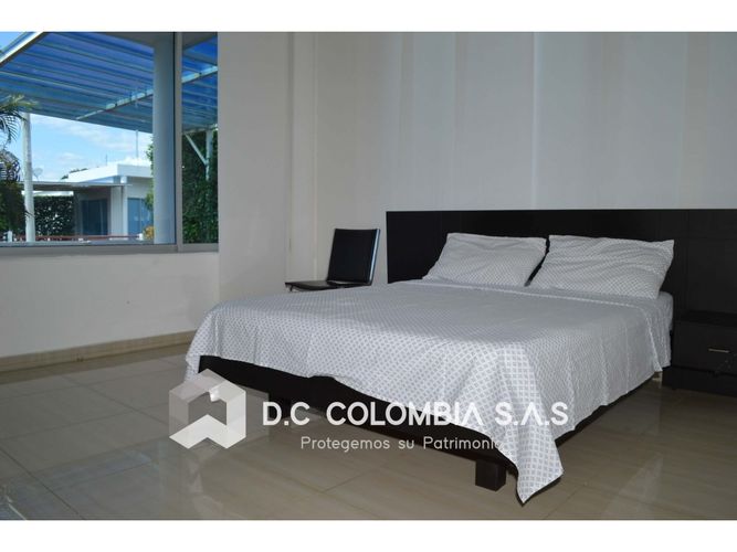Casa de 5 alcobas en venta en Cn. Tierra Linda, Girardot, 321 m² · foto 10 de 13