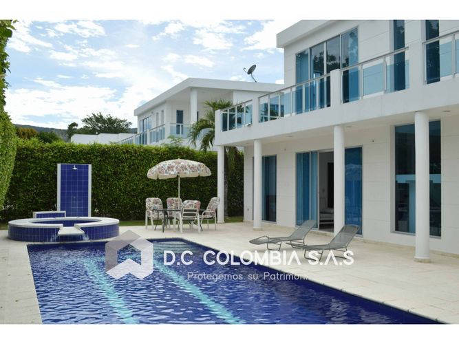 Casa de 5 alcobas en venta en Cn. Tierra Linda, Girardot, 321 m² · foto 12 de 13