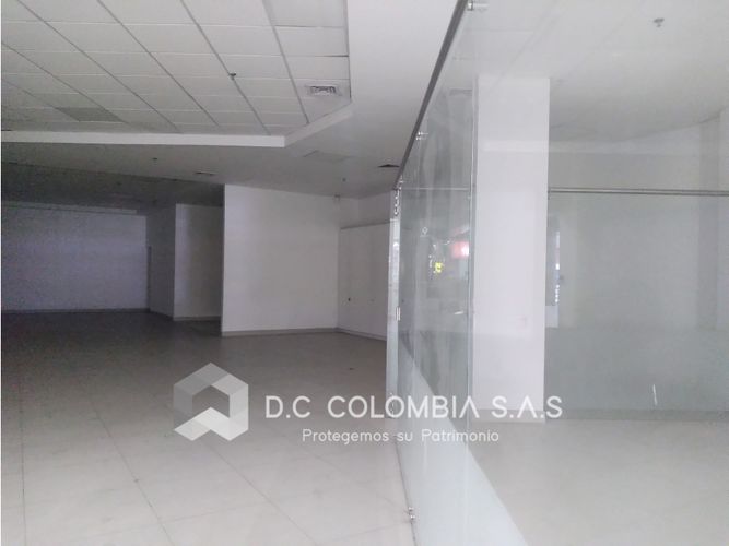 Local en venta en Camparola, Itagüí, 243 m² · foto 2 de 15