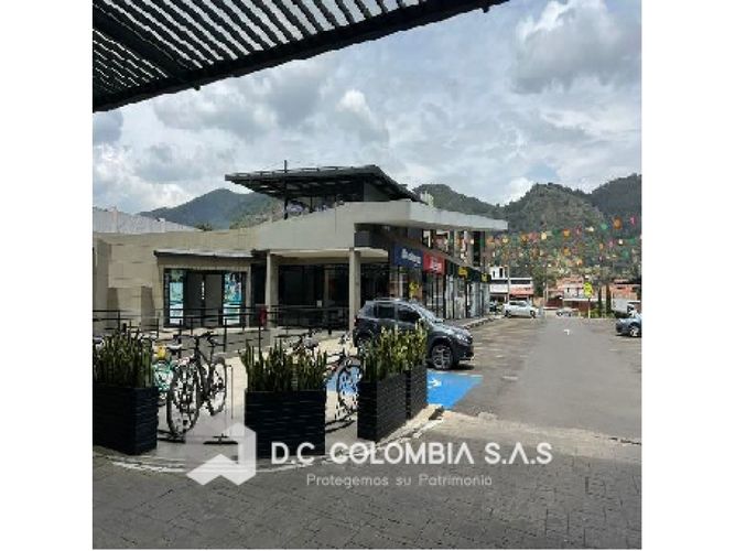Local en venta en Fonquetá, Chía, 297 m² · foto 2 de 9