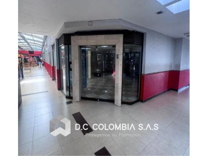 Local en venta en El Portal De Casalinda, Soacha, 142 m² · foto 2 de 6