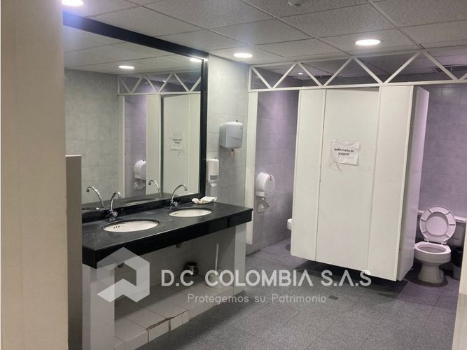 Oficina en venta en San Pedro, Cali, 659 m² · foto 13 de 20