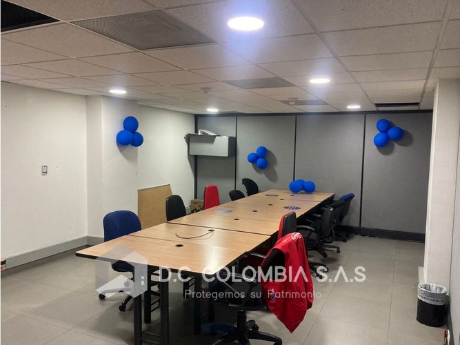 Oficina en venta en San Pedro, Cali, 659 m² · foto 16 de 20