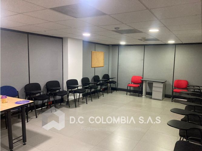 Oficina en venta en San Pedro, Cali, 659 m² · foto 17 de 20