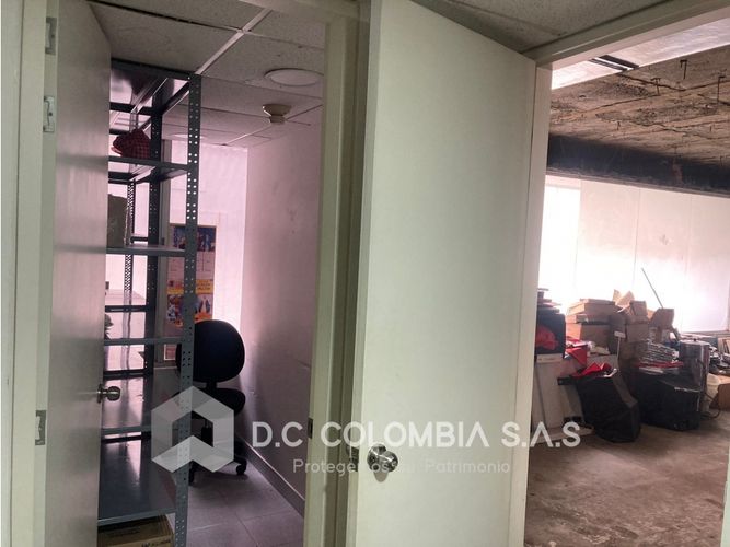 Oficina en venta en San Pedro, Cali, 659 m² · foto 19 de 20