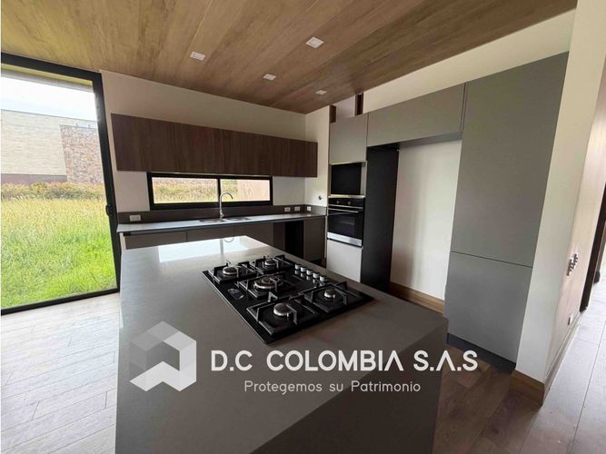 Casa de 3 alcobas en venta en Pantanillo, Medellín, 402 m² · foto 4 de 24