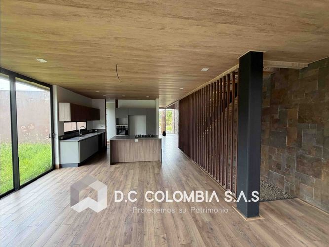 Casa de 3 alcobas en venta en Pantanillo, Medellín, 402 m² · foto 6 de 24