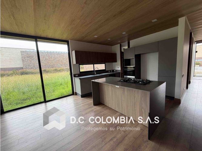 Casa de 3 alcobas en venta en Pantanillo, Medellín, 402 m² · foto 8 de 24