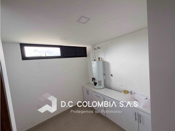 Casa de 3 alcobas en venta en Pantanillo, Medellín, 402 m² · foto 22 de 24