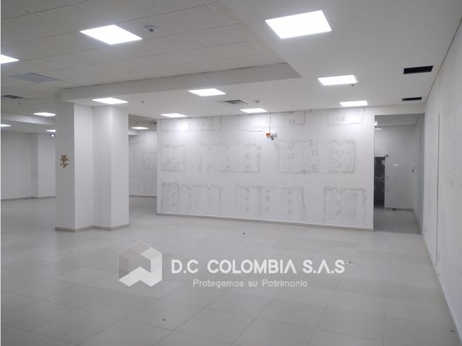Local en venta en Neiva, 323 m² · foto 13 de 24