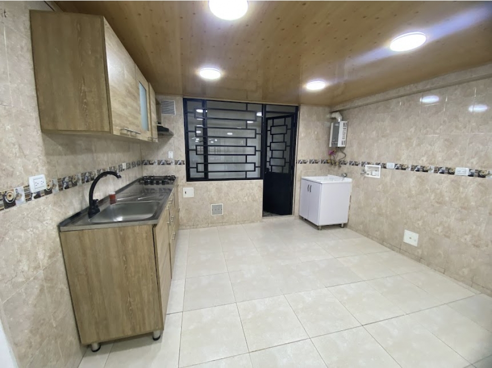 Casa en venta en Américas Central, Bogotá · foto 3 de 17