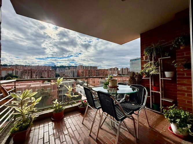 Apartamento de 3 alcobas en venta en Colina Campestre, Bogotá, 152 m² · foto 3 de 24