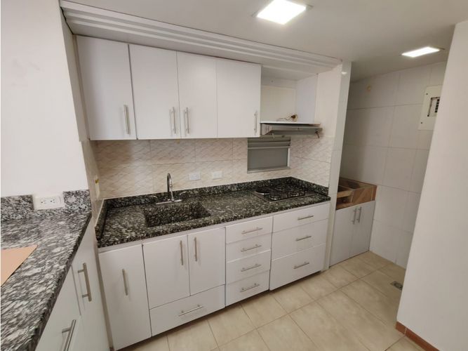 Apartamento de 3 alcobas en venta en Hospital Mental, Bello, 67 m² · foto 2 de 13