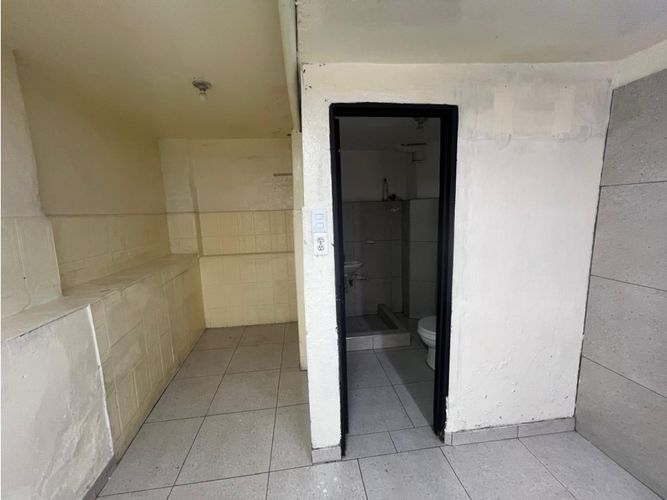 Local en arriendo en Estación Villa, Medellín, 85 m² · foto 5 de 22