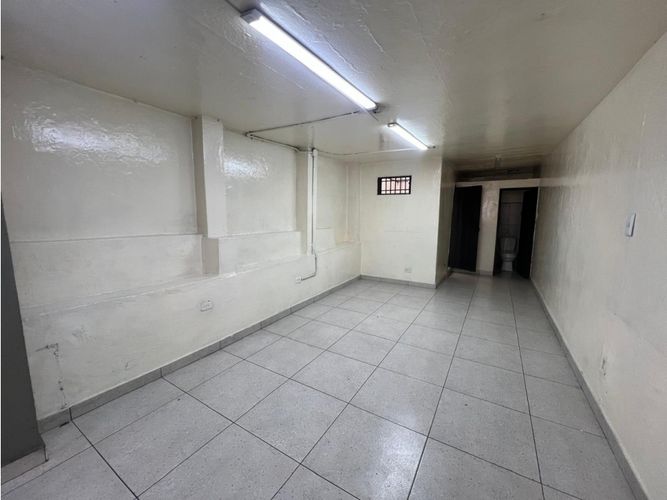 Local en arriendo en Estación Villa, Medellín, 85 m² · foto 15 de 22