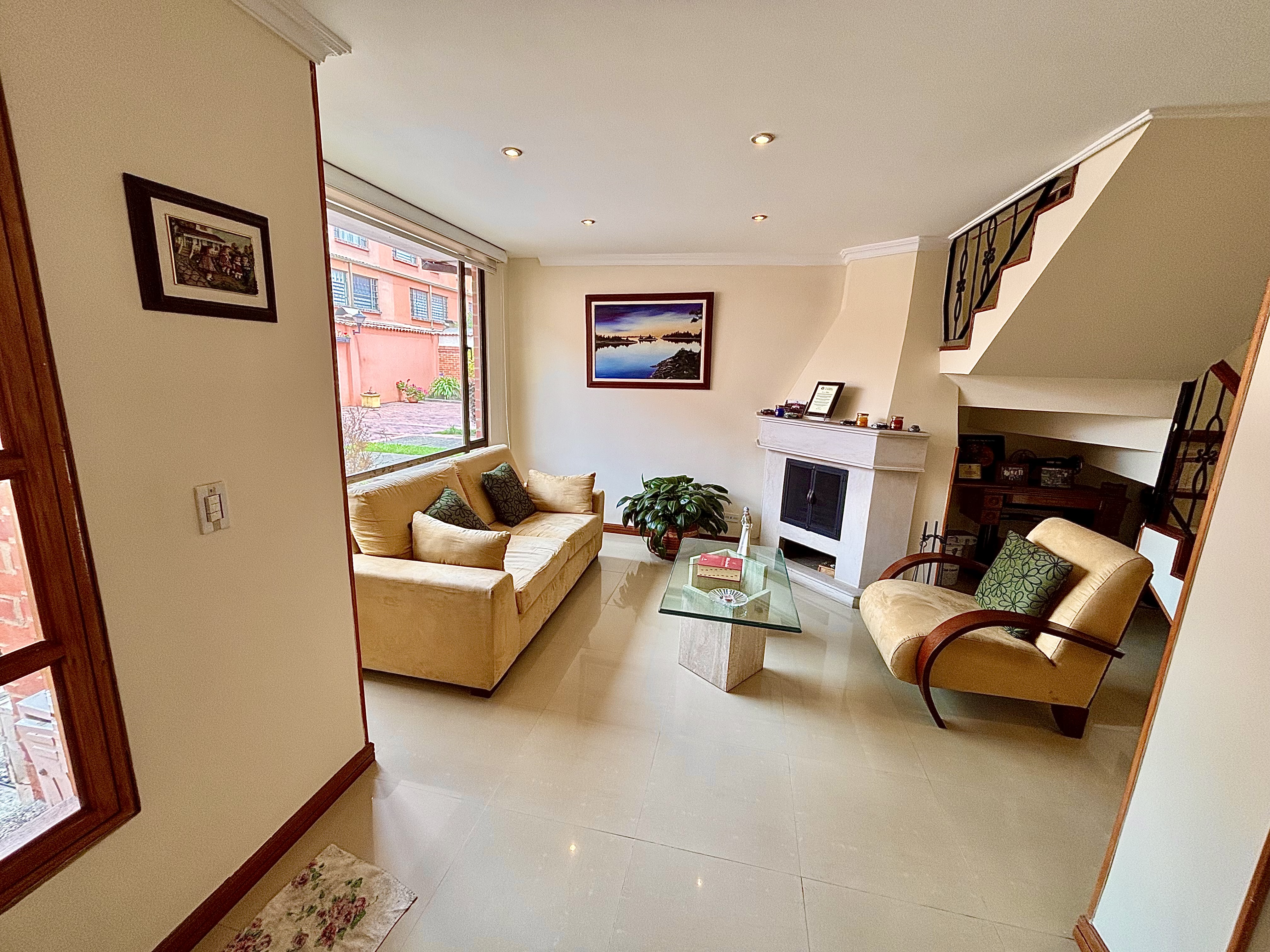 Casa en venta en Laura Vicuña, Chía · foto 2 de 20