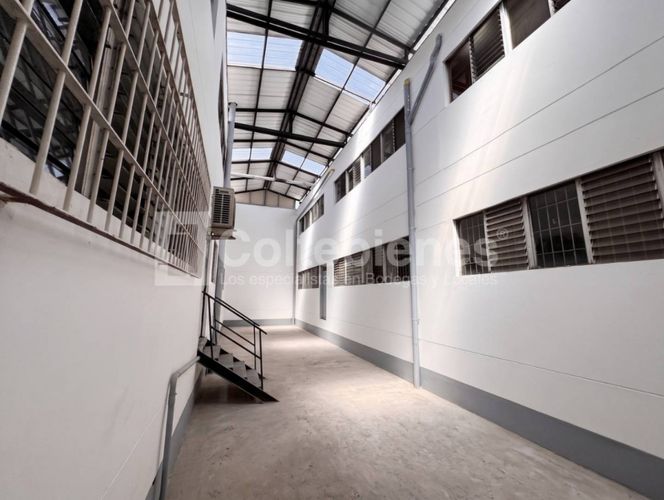 Local en arriendo en Perpetuo Socorro, Medellín, 95 m² · foto 2 de 18