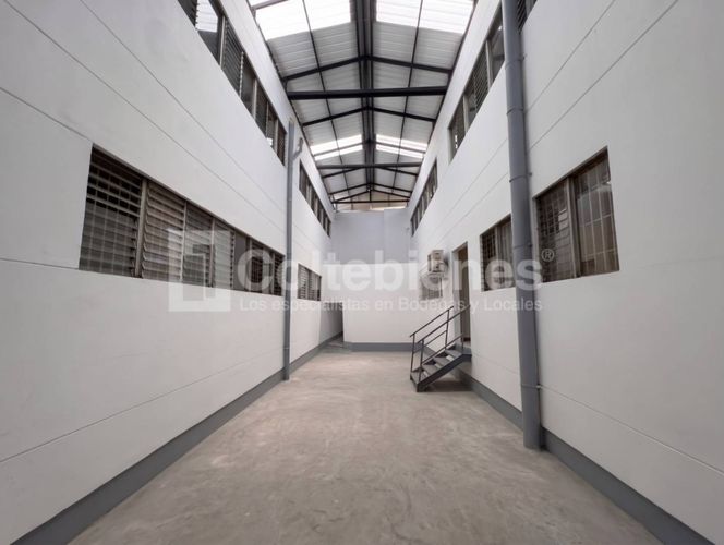 Local en arriendo en Perpetuo Socorro, Medellín, 95 m² · foto 3 de 18