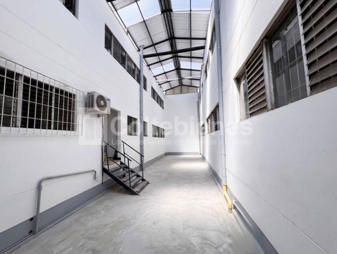 Local en arriendo en Perpetuo Socorro, Medellín, 95 m² · foto 10 de 18