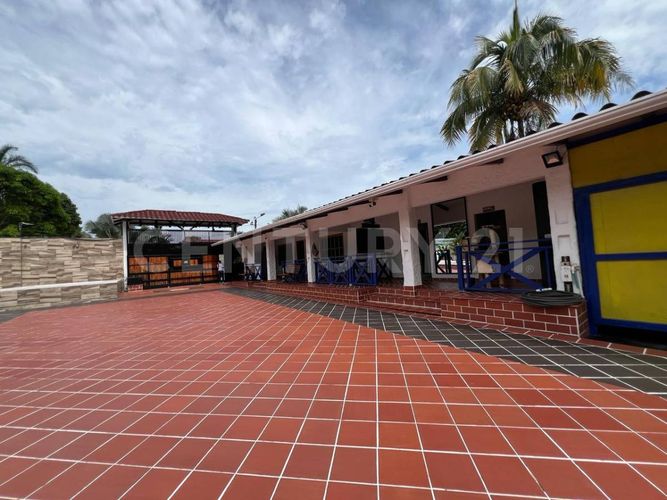 Casa de 8 alcobas en venta en Naturalia, Villavicencio, 623 m² · foto 2 de 12