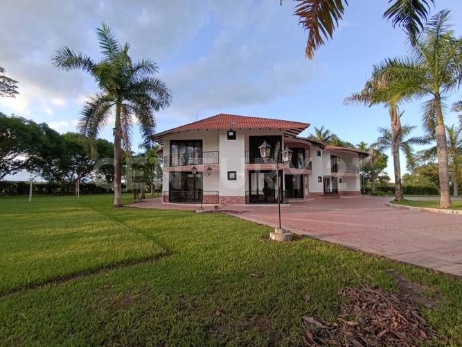 Casa de 7 alcobas en venta en 20 De Julio, Villavicencio · foto 2 de 22
