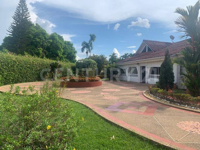 Finca en venta en Vanguardia, Villavicencio, 2184 m² · foto 2 de 20