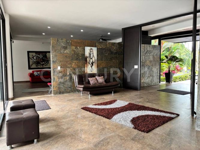 Casa de 6 alcobas en venta en Cairo Bajo, Villavicencio, 1272 m² · foto 3 de 14