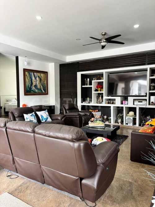 Casa de 6 alcobas en venta en Cairo Bajo, Villavicencio, 1272 m² · foto 4 de 14