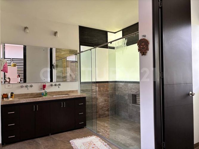 Casa de 6 alcobas en venta en Cairo Bajo, Villavicencio, 1272 m² · foto 8 de 14